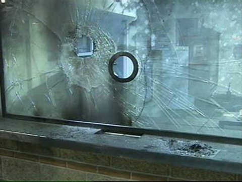 Atacan dos estaciones de Euskotren en las localidades vizcaínas de Berriz y Amorebieta