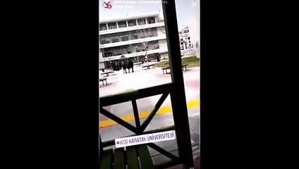 Üniversite kampüsünde başörtülü öğrencilere alçak hakaret!