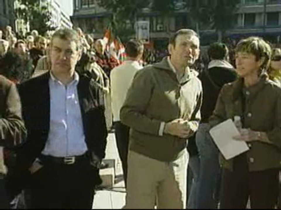 Tripartito y Aralar reivindican la consulta prohibida