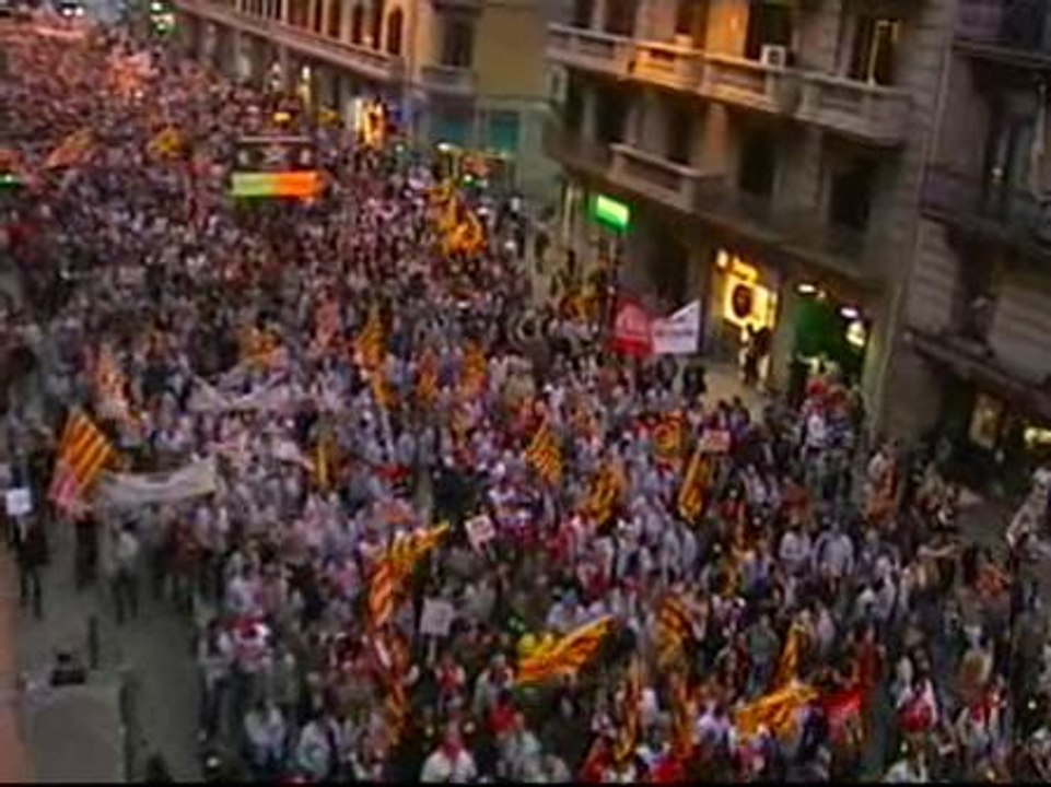 Miles de trabajadores se manifiestan contra el ERE de Nissan