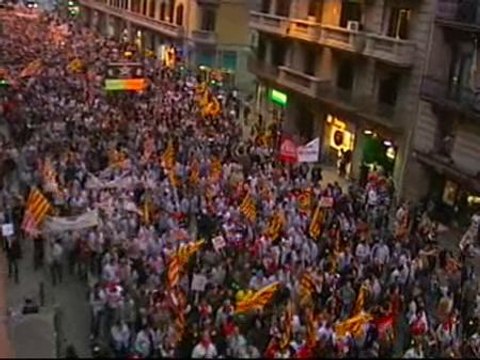 Miles de trabajadores se manifiestan contra el ERE de Nissan