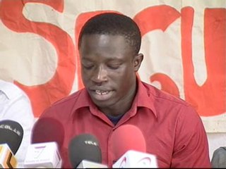 Un colectivo de &#039;sin papeles&#039; protesta contra la condena que se le impuso a un &#039;mantero&#039;