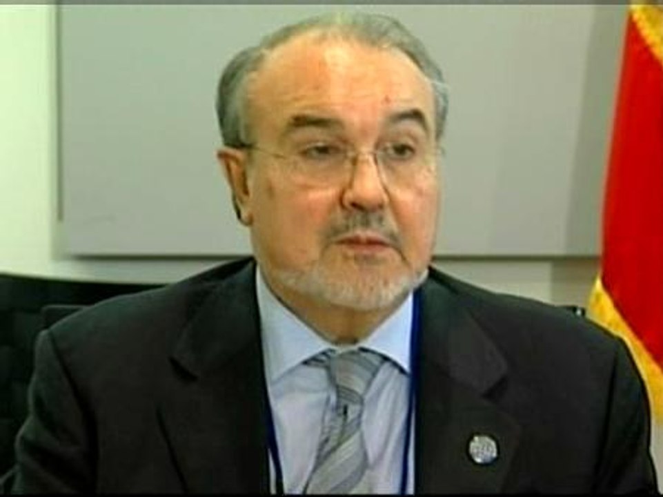 Solbes descarta la compra de acciones de bancos españoles