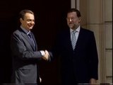 Zapatero y Rajoy abordarán la situación económica mañana en la Moncloa