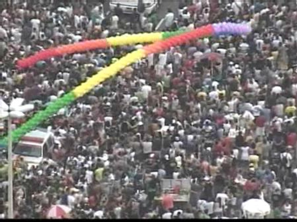 Cientos de miles de homosexuales participan en el desfile del Orgullo Gay en Brasil