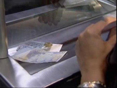 La Comisión Europea quiere aumentar las garantías para los clientes de los bancos