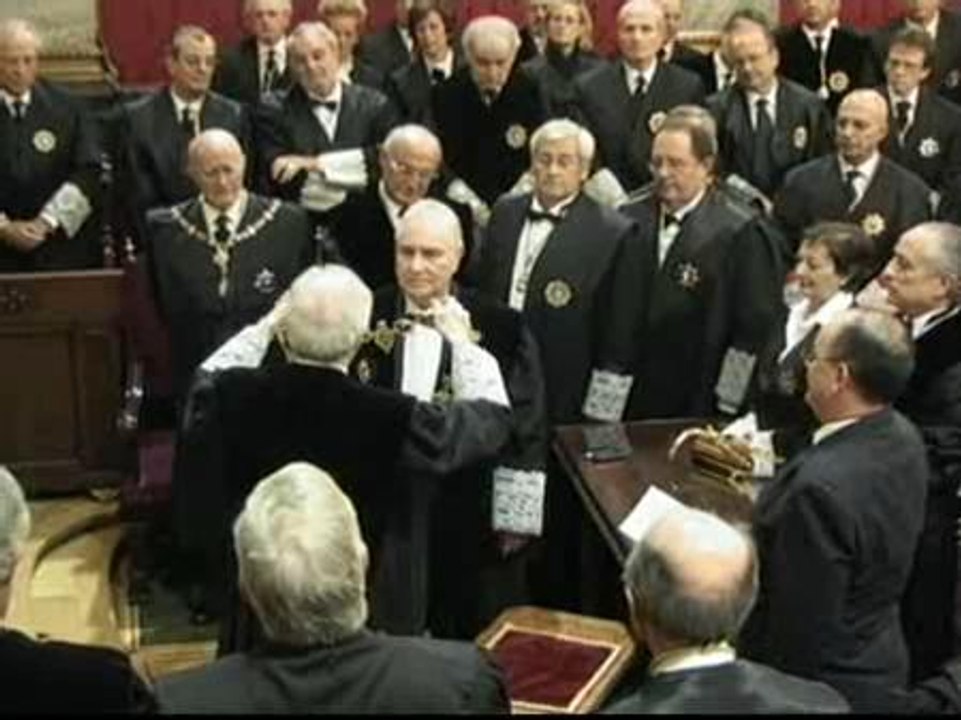 Dívar ya es "el jefe" de los jueces