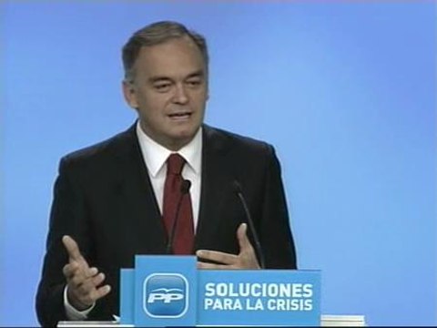 Pons: En este Gobierno o sobra la vicepresidenta o sobran los ministros