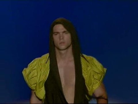 Los jóvenes diseñadores innovan en Cibeles