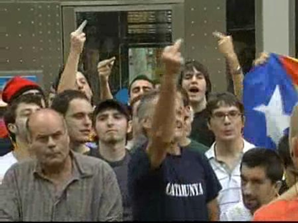 PP y PSC reciben los abucheos del público en la tradicional ofrenda floral de la Diada