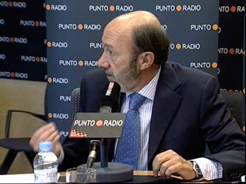 Rubalcaba no entiende que buscar a los desaparecidos de la Guerra Civil pueda molestar