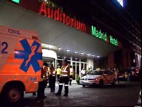 Alrededor de 70 familias de las víctimas del accidente aéreo pasan la noche en el Hotel Auditorium