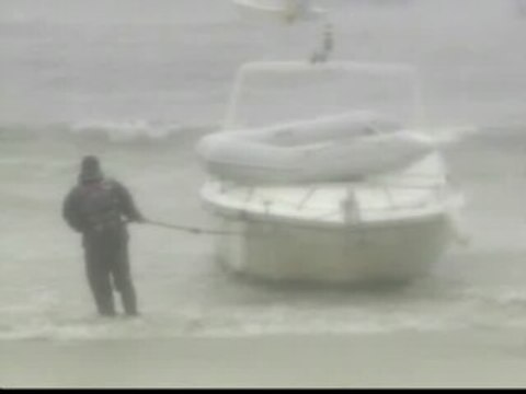 Un fuerte temporal azota las costas del norte causando numerosos destrozos
