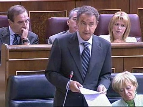 Zapatero reconoce que las ayudas a familias y empresas alivian pero no solucionan