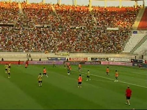 8.000 aficionados en el entrenamiento de la roja