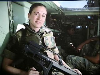 20 años de la mujer en las Fuerzas Armadas