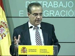 Corbacho anuncia que en 2009 la contratación de extranjeros en origen será "próxima a cero"