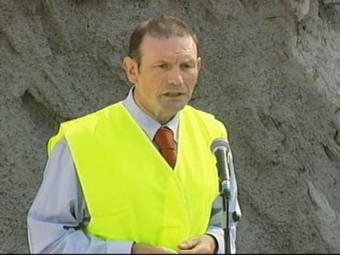 Ibarretxe asegura que las voces críticas contra el TAV son legítimas pero no poner bombas