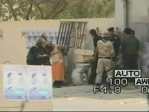 Una niña iraquí se entrega antes de cometer una atentado suicida