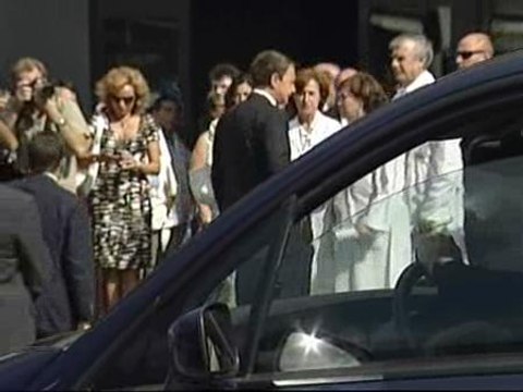 Zapatero visita en La Paz a algunos de los heridos en el accidente aéreo de Barajas