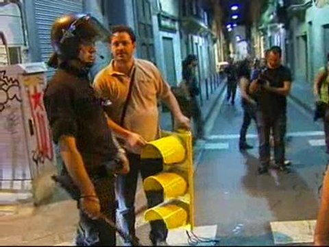 Tercera noche de disturbios en el barrio de Gracia