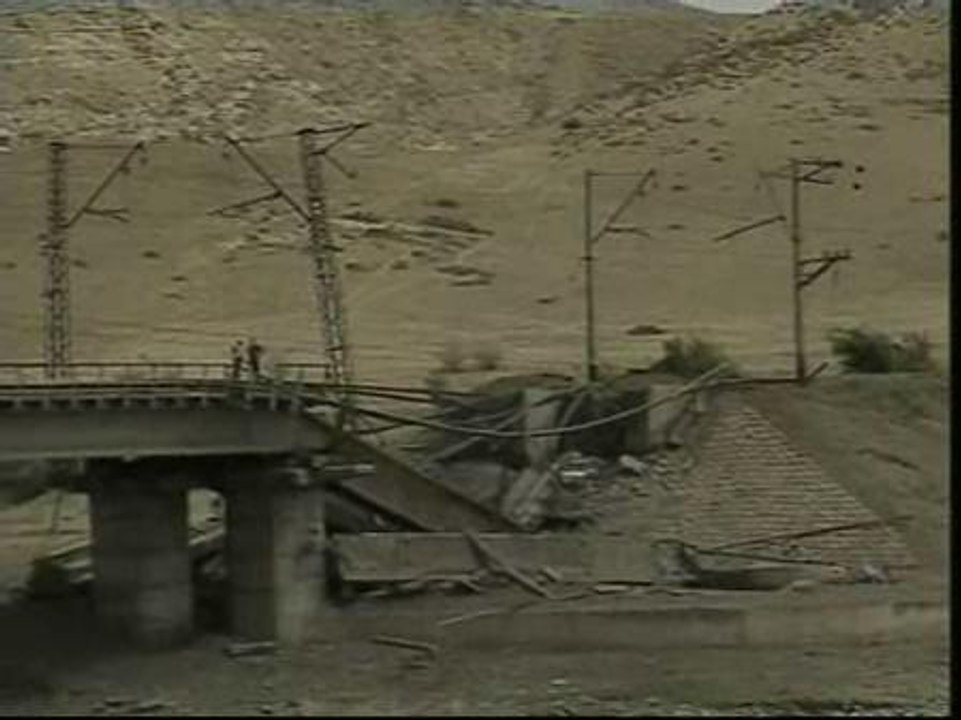 Rusia vuela un puente cerca de Tiflis horas después del alto el fuego