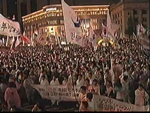 Continúan las protestas en Corea del Sur por la importación de carne de vacuno