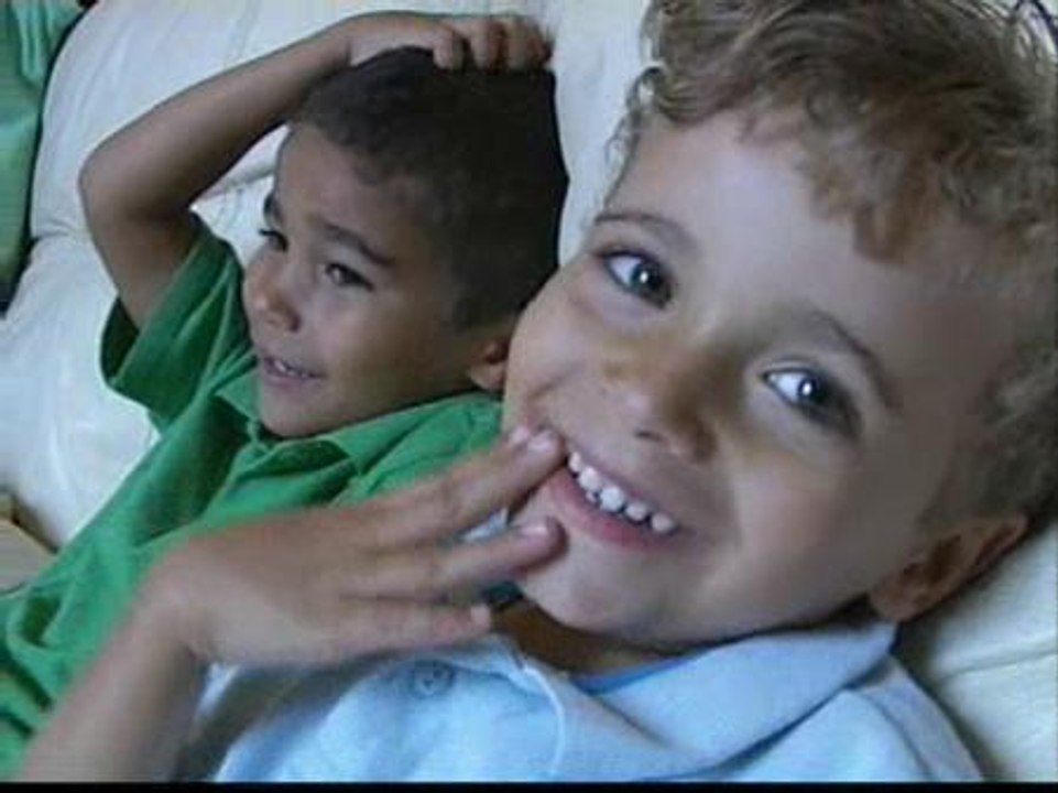 Dos mellizos de distinto color en Vigo