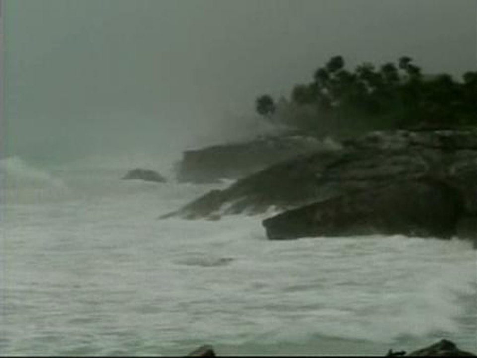 El huracán "Dolly" amenaza la frontera de México y Estados Unidos