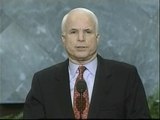 John McCain cobra una pensión de invalidez por las torturas sufridas en Vietnam