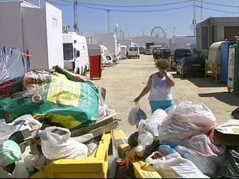 La huelga de limpieza llena de basura las calles de San Fernando