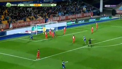 Domino's Ligue 2 - Troyes : Le ciseau magnifique signé Rayan Raveloson !