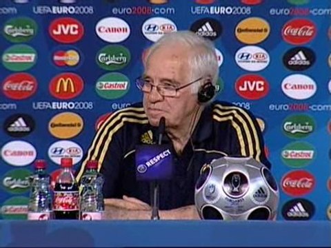Aragonés: Me voy porque no hemos hecho más para que me quede