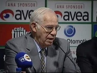 Luis Aragonés, presentado como técnico del Fenerbahçe
