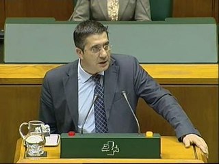 López a Ibarretxe: "Maldita la gracia que hace el sitio que otorga usted a ETA"