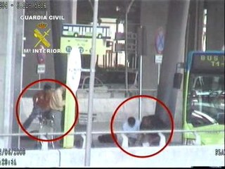 Download Video: Cae una red que introducía cocaína por Barajas