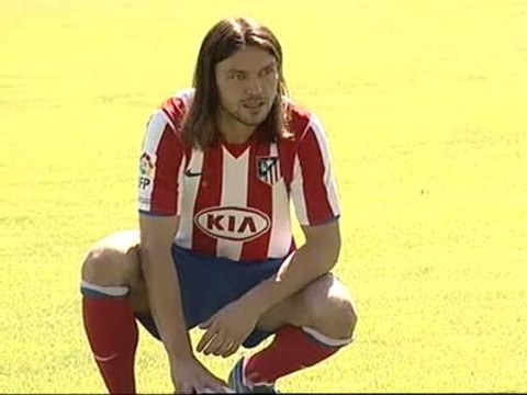 Ujfalusi cierra las presentaciones del Atlético