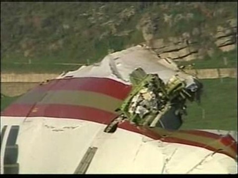 Tres muertos al desplomarse un avión de carga en Colombia