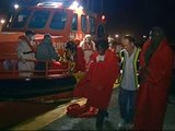 Rescatan a 23 inmigrantes que habían naufragado frente a las costas de Motril