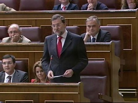 Rajoy ve despistado a Zapatero