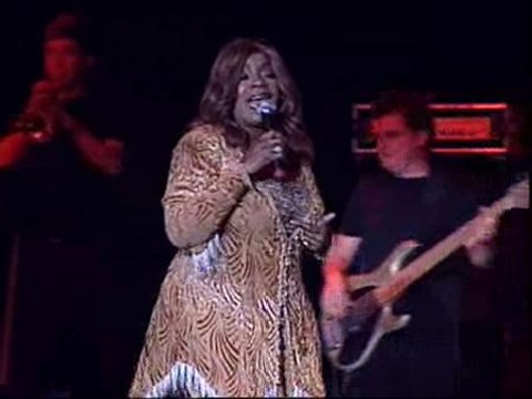Gloria Gaynor celebra los 30 años de éxito de 'I will survive'