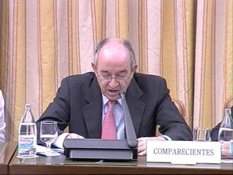 El Gobernador del Banco de España tira de las orejas al Gobierno