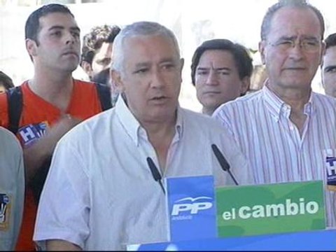 Arenas: Ibarretxe se ha crecido por las medias tintas de Zapatero