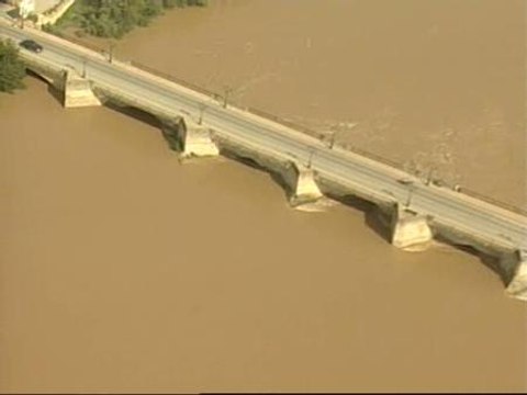 La Expo de Zaragoza se blinda ante la crecida del Ebro