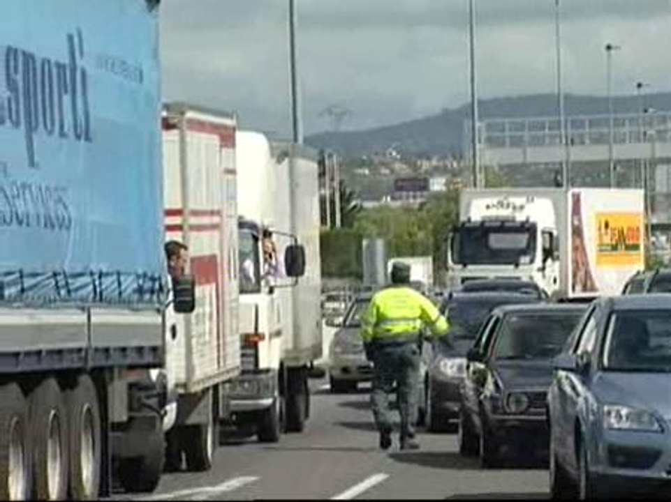 Graves problemas en las principales carreteras de acceso a la capital