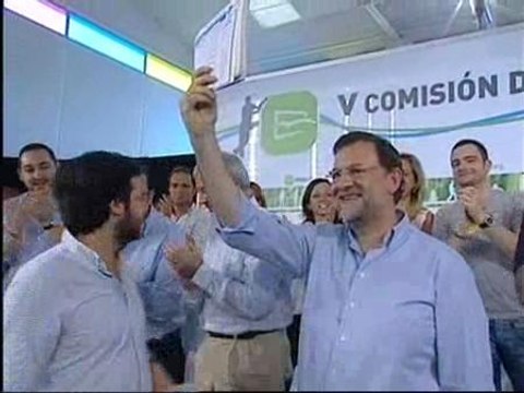 Nuevas Generaciones da 114 de sus avales a Rajoy