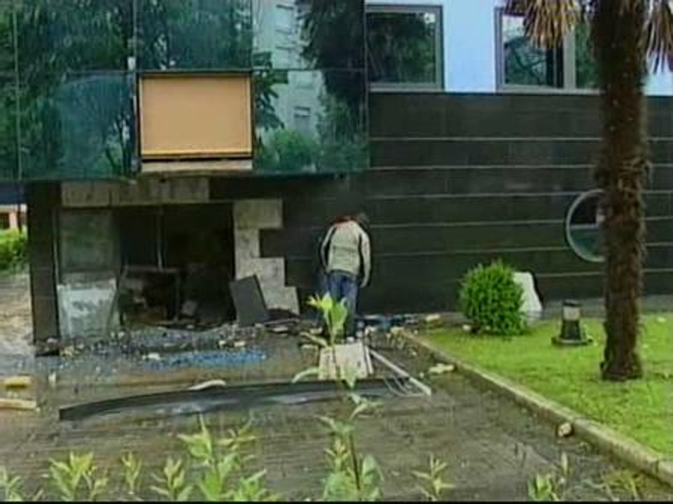 ETA ataca a una empresa que trabaja en la alta velocidad vasca