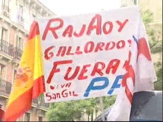Conentrados en Génova por la dimisión de Rajoy