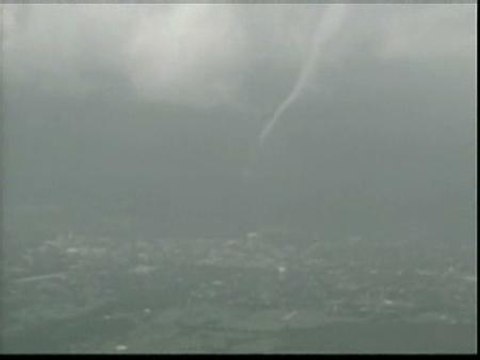 Los tornados causan 18 muertos en EEUU