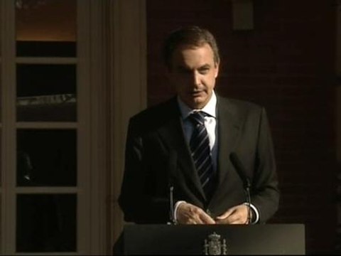 Zapatero, sobre el PP: Son tantas las cosas que pasan cada día que cualquier opinión puede ser desmentida al día siguiente